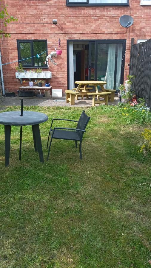 Summerhill, Wrexham - Key Worker Friendly Bagian luar foto