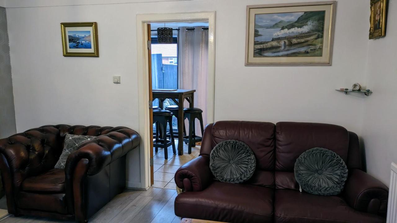 Summerhill, Wrexham - Key Worker Friendly Bagian luar foto