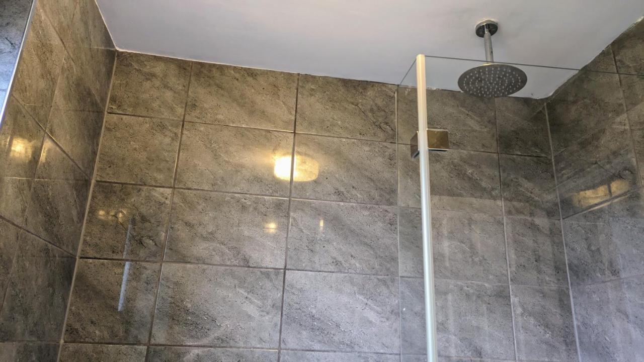 Summerhill, Wrexham - Key Worker Friendly Bagian luar foto